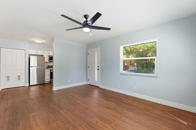 Building Photo - 5100/5102 24th Ave - Duplex