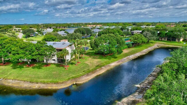 Foto del edificio - 15461 Pembridge Dr