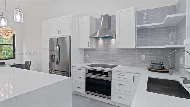 Building Photo - 15533 N Miami Lakeway