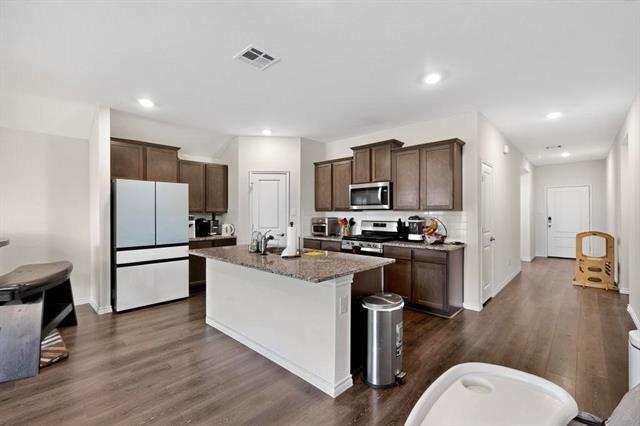Foto del edificio - 504 Willow View Way