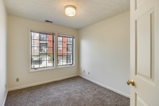 Building Photo - Pleasant View