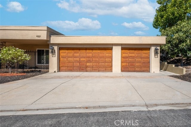 Building Photo - 4321 Clear Valley Dr