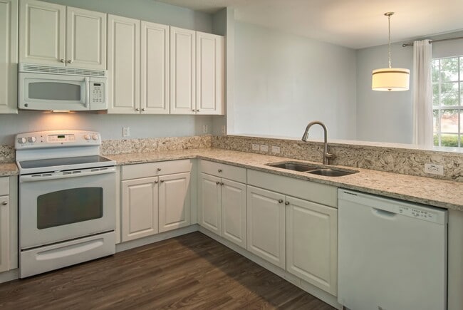 Building Photo - 9986 E Villa Cir