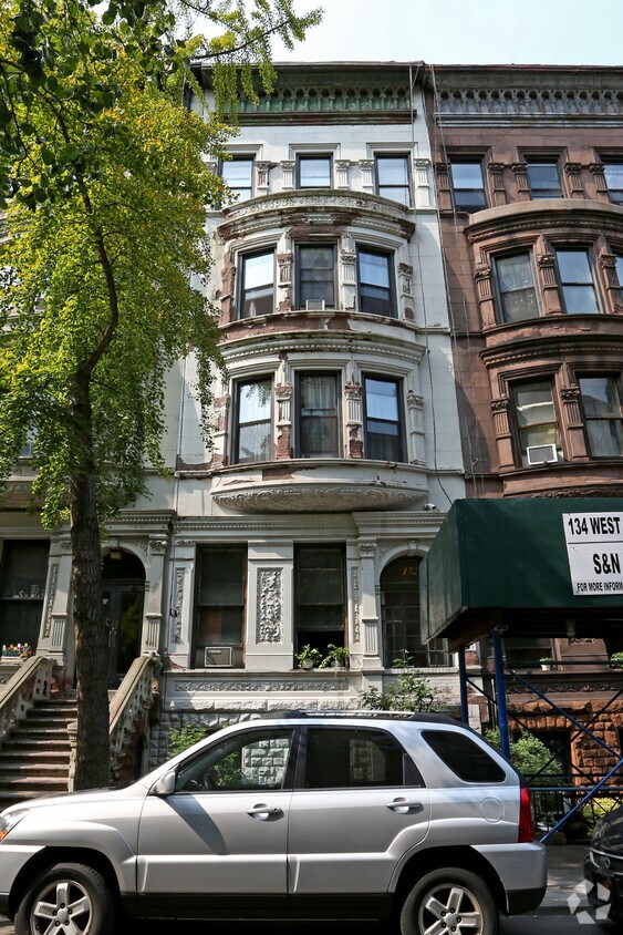 Foto del edificio - 132 W 74th St
