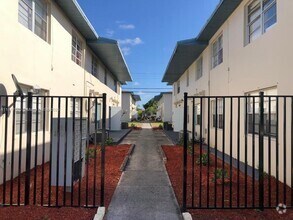 Building Photo - 939 Magnolia Dr