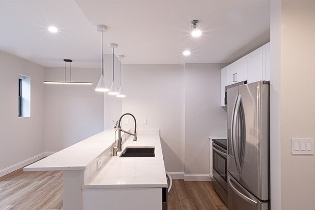 Building Photo - 531 Beacon St