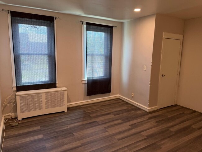Building Photo - 3615 Erdman Ave