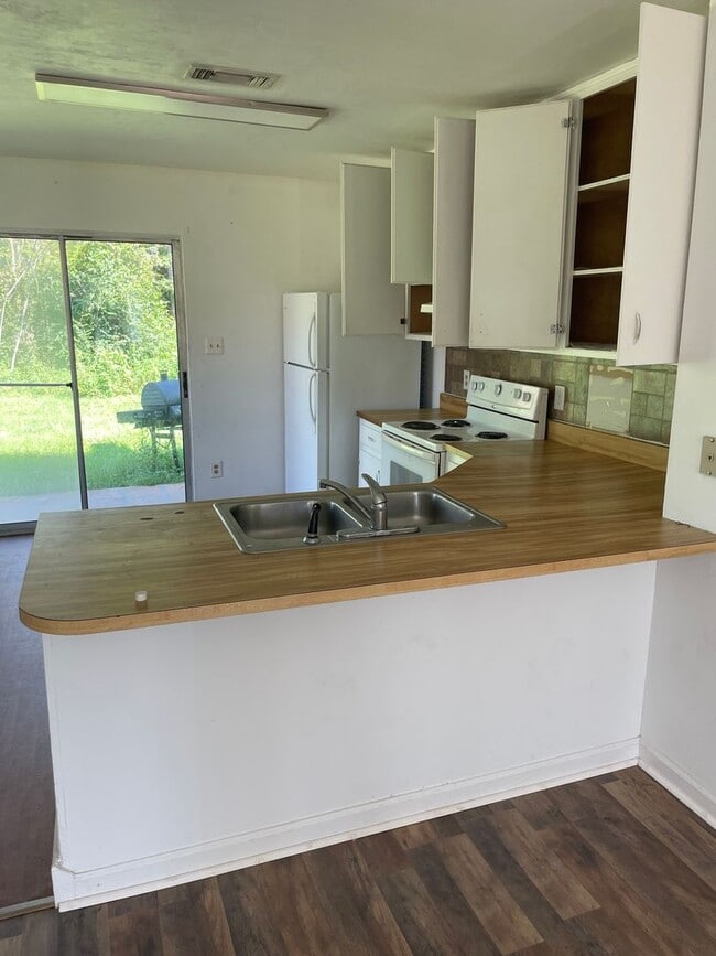 Photo - 2/1 Ready to move in House