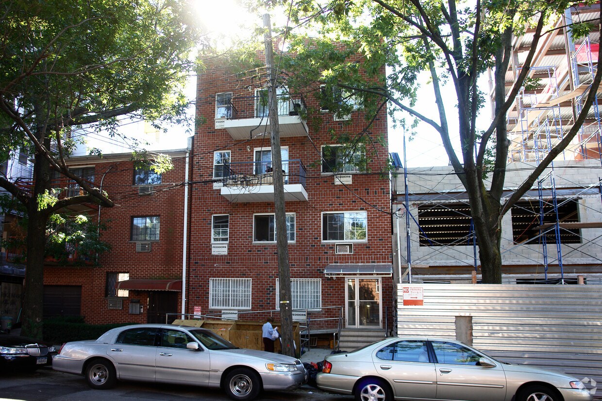 Building Photo - 13312 Avery Ave