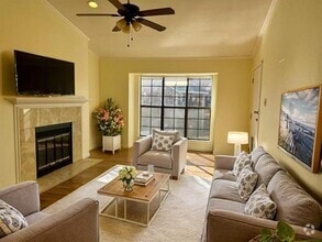 Building Photo - 2733 Silver Creek Dr