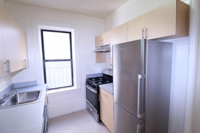 Building Photo - 1 bedroom in CORONA NY 11368