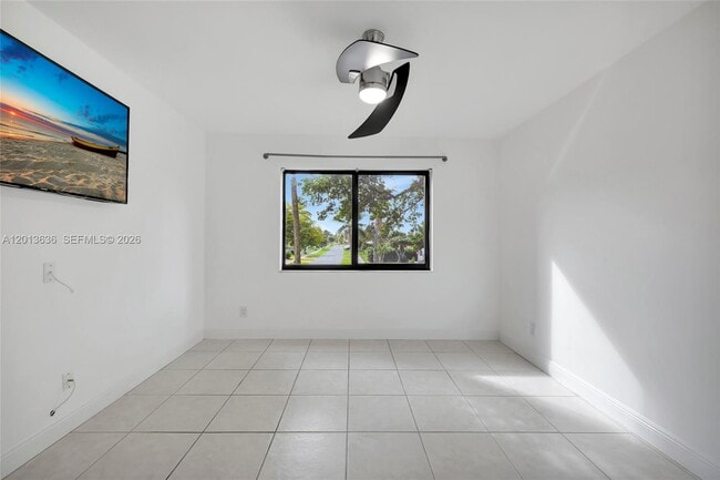 Building Photo - 126 S Cypress Rd