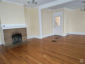 Building Photo - 134-136 Beverly Rd