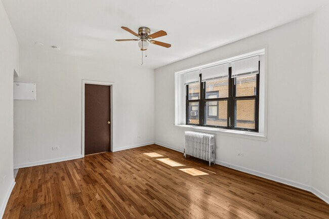 Foto del edificio - 4035 W Gladys Ave