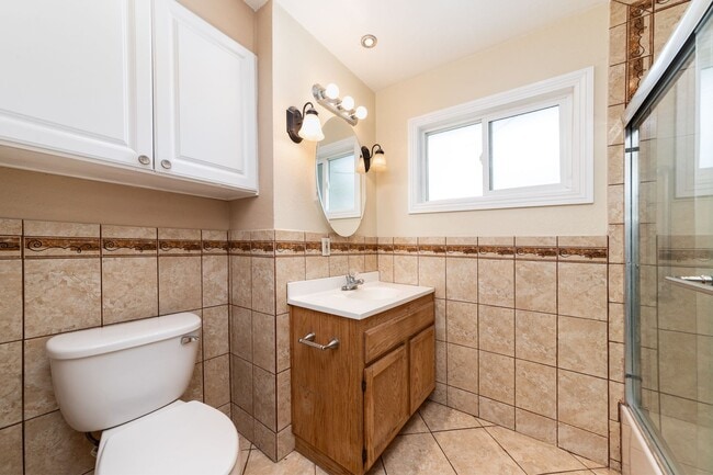 Building Photo - Charming Single-Story 3-Bed Home with Pool in Camarillo