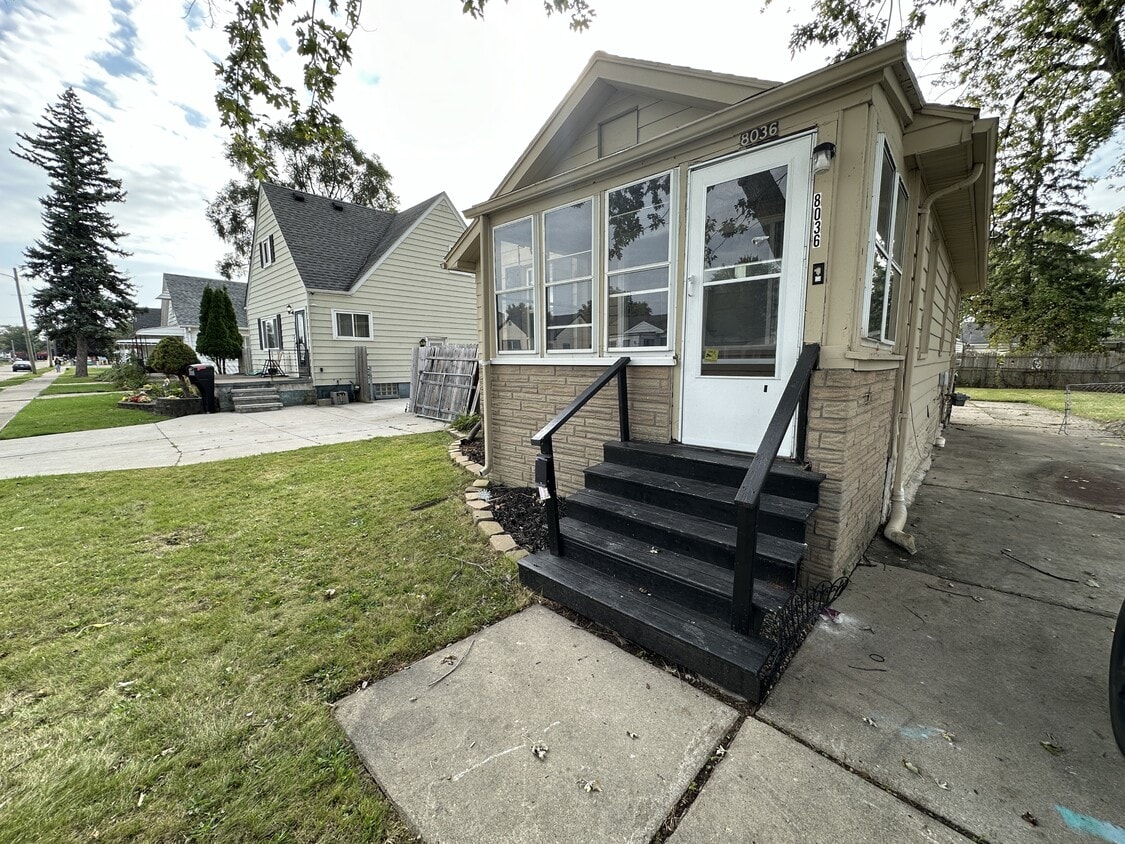 Primary Photo - 8036 Hupp Ave