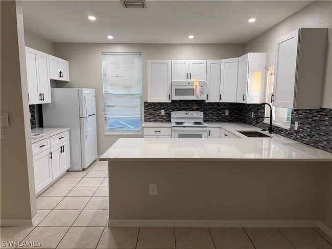 Foto del edificio - 4281 22nd Ave SW