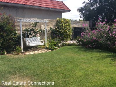 Foto del edificio - 1047 Bryant Way