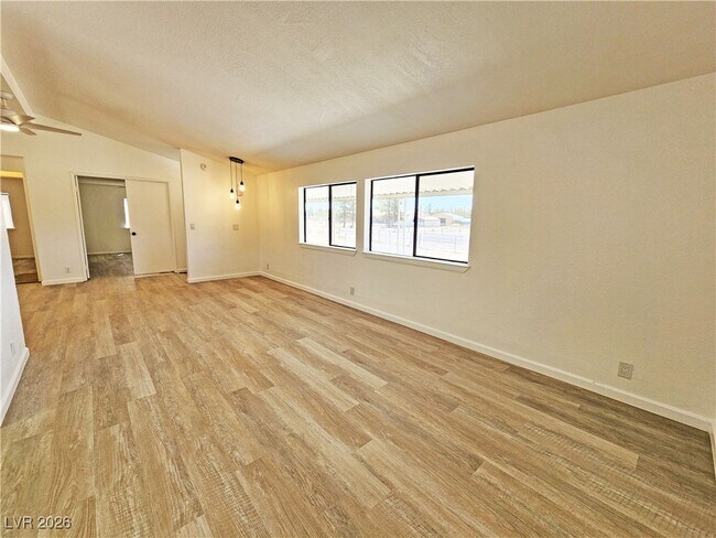 Building Photo - 1860 W Wilson Rd