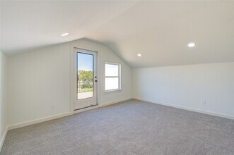 Building Photo - 2928 El Fenice Ln