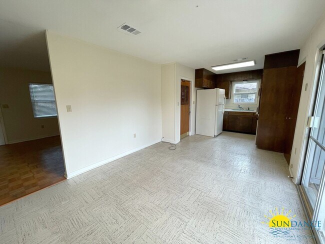 Building Photo - Great 3 Bedroom Home in Fort Walton Beach!