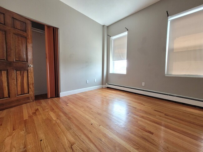 Foto del edificio - 338 Warren St