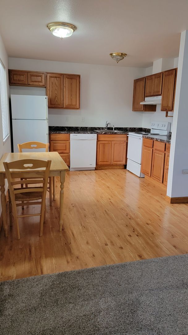 Foto del edificio - 2107 NW Highland Dr