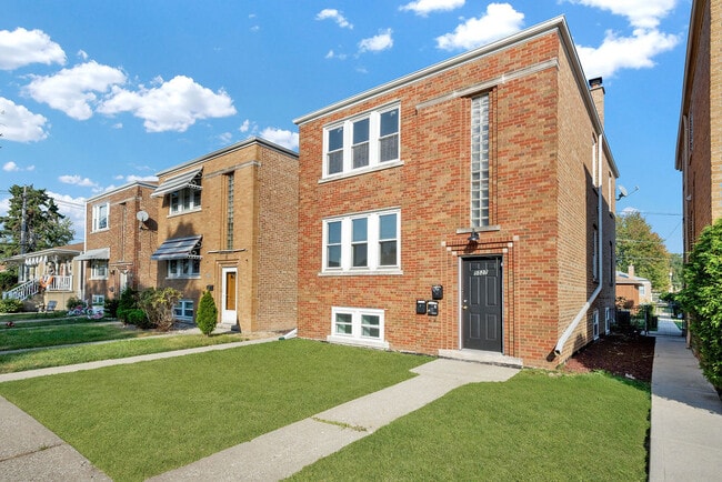 Building Photo - 5527 S Mason Ave