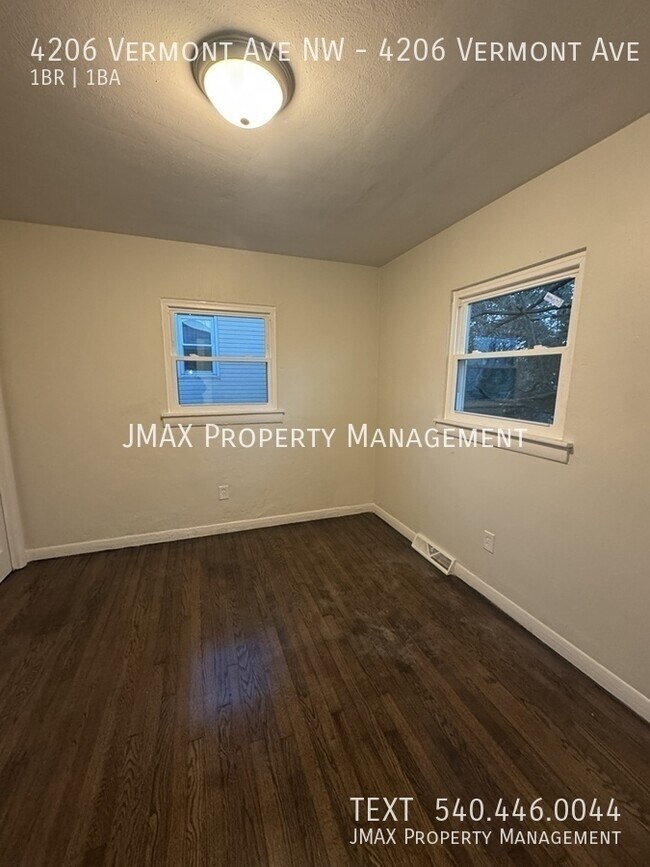 Foto del edificio - 4206 Vermont Ave NW