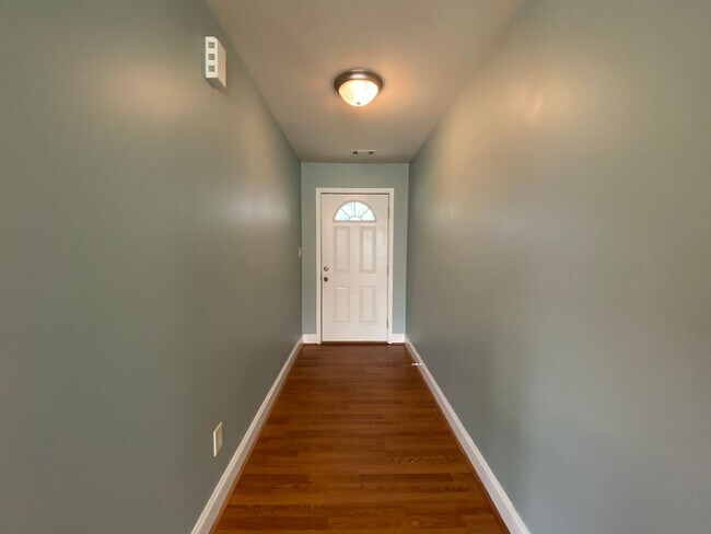 Foto del edificio - Home for Rent in Woodstock! View with 48 H...