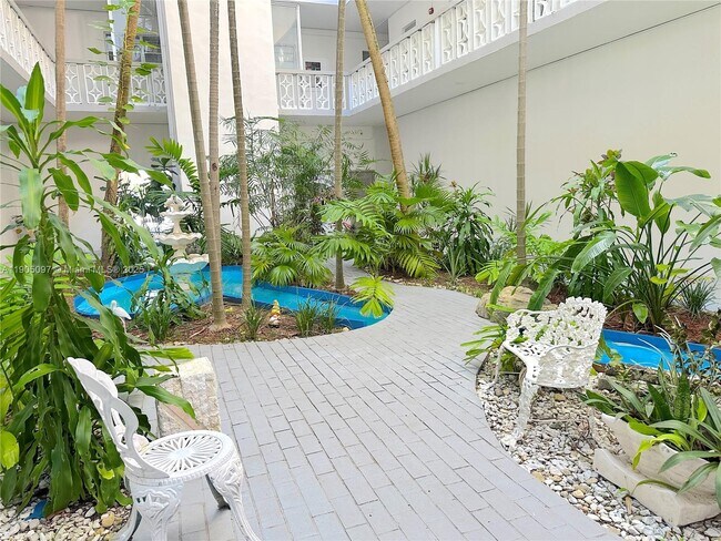 Foto del edificio - 9700 E Bay Harbor Dr