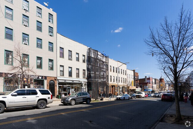 Building Photo - 153 Wilson Ave