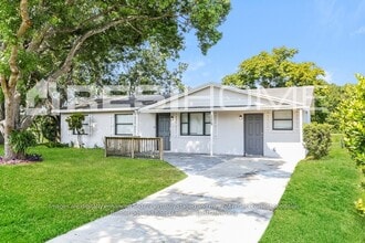 Building Photo - 2228 Messina Ave