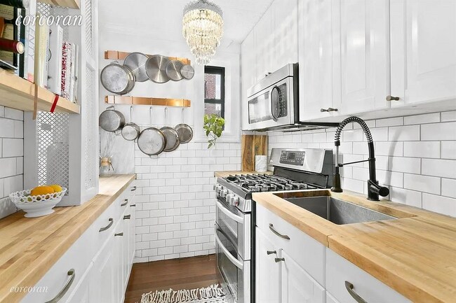 Foto del edificio - 439 Hicks St
