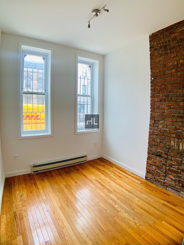 Primary Photo - Large 3 BR Duplex with Private Yard