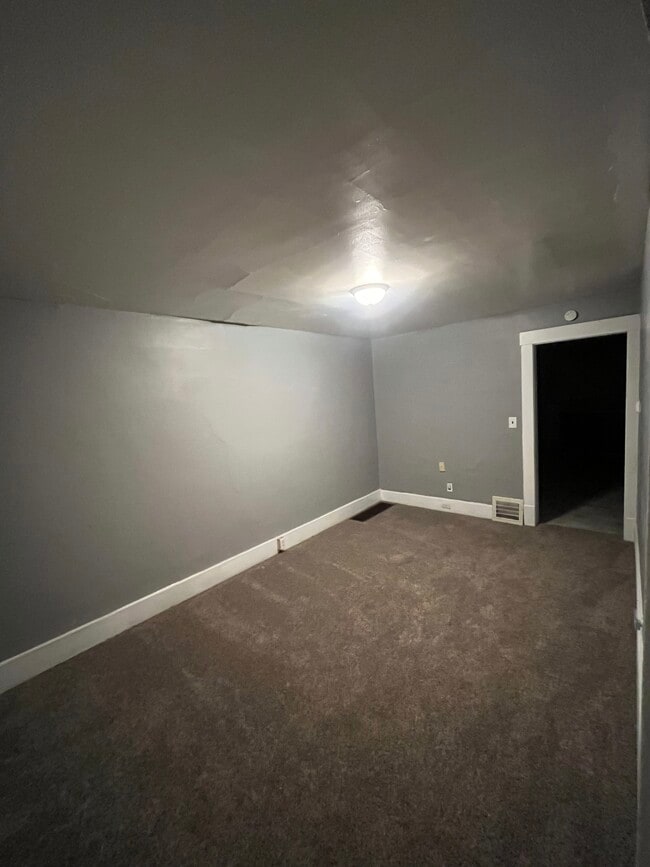 Building Photo - 1104 Marne Rd