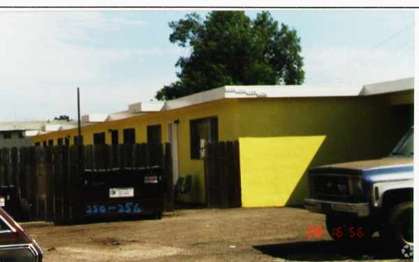 Building Photo - 250-256 Schafer Rd