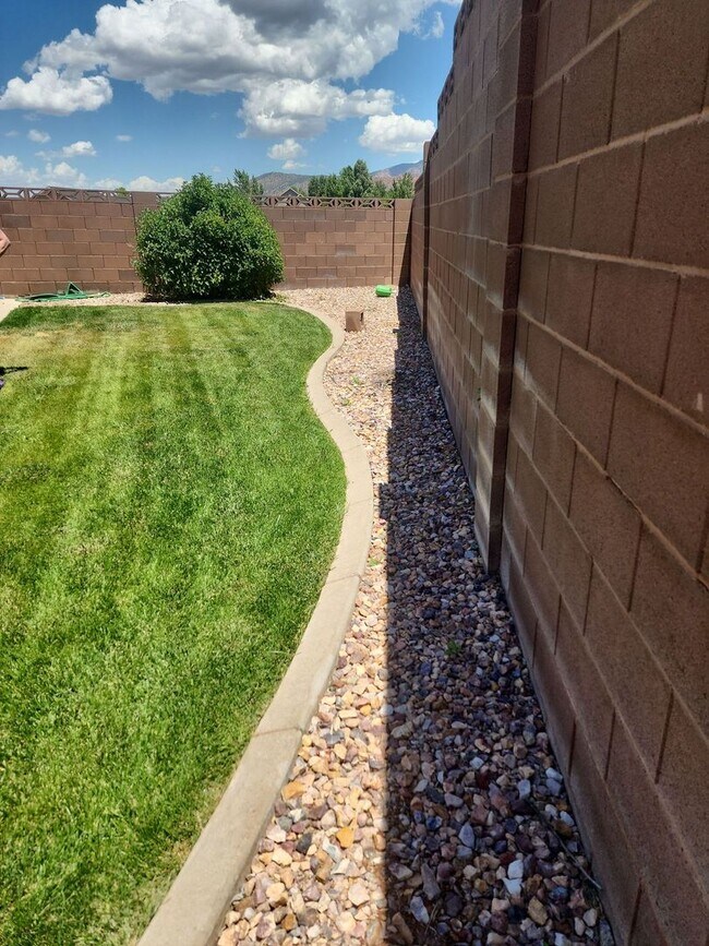 Foto del edificio - Pet Friendly Southern View Townhome