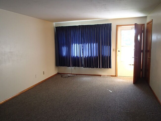 Building Photo - Van Boskirk - 1140 J ST