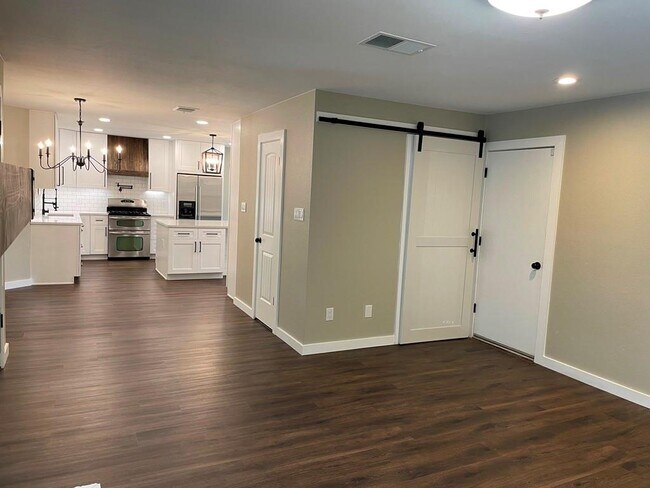 Building Photo - 13104 Tilder Dr