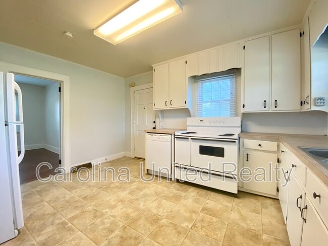 Building Photo - 3901 Plyler Mill Rd