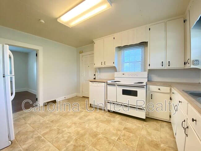 Foto del edificio - 3901 Plyler Mill Rd