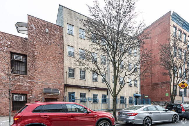 Building Photo - 575 Grand Ave