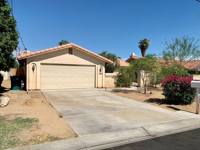 Foto del edificio - 43580 Texas Ave