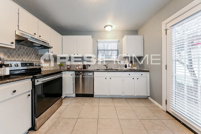 Foto del edificio - 10348 Chelmsford Drive