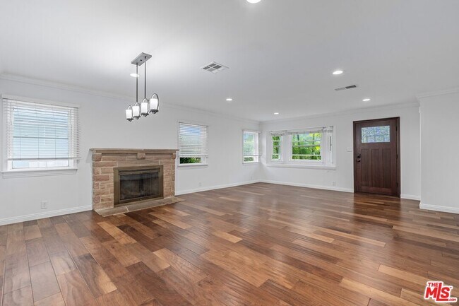Foto del edificio - 3325 S Bentley Ave