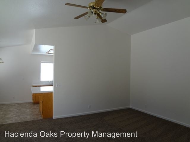 Building Photo - 1610 Rowland Dr