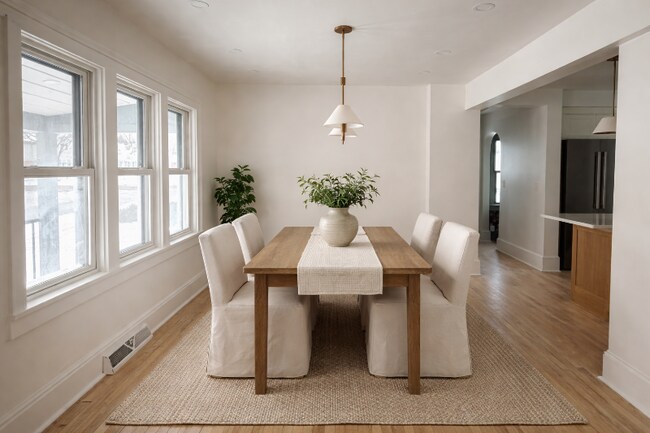 Foto del edificio - 1028 E Meadow Pl