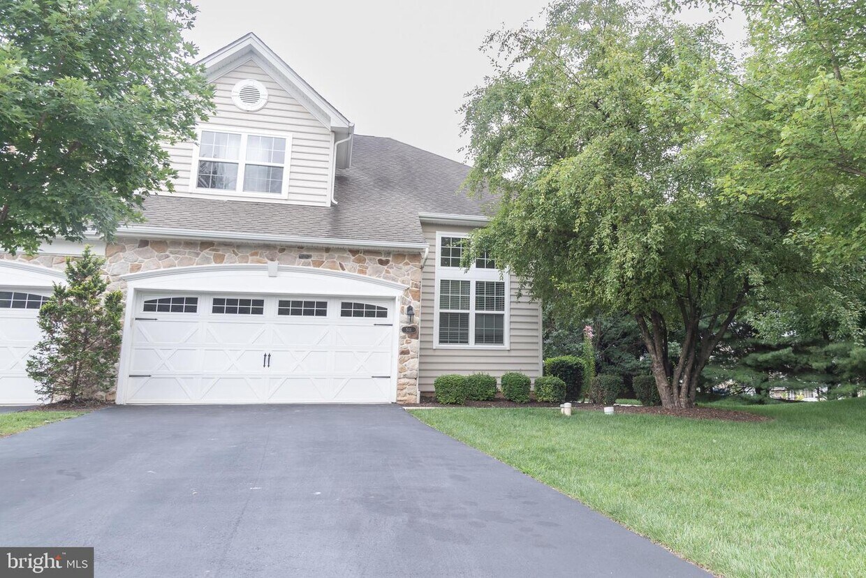 Primary Photo - 501 Downing Ct