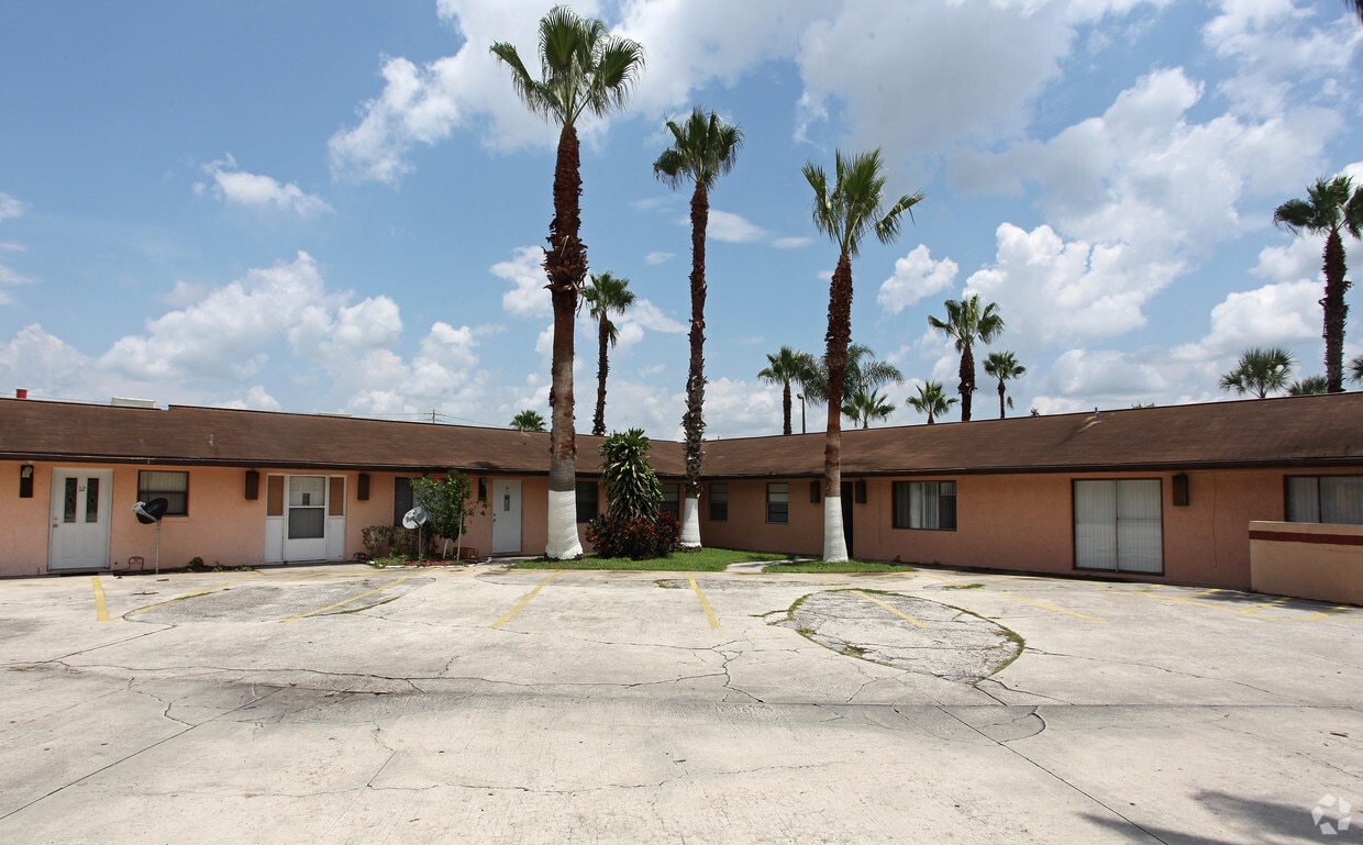 Terrace Villas Apartments in Winter Haven, FL